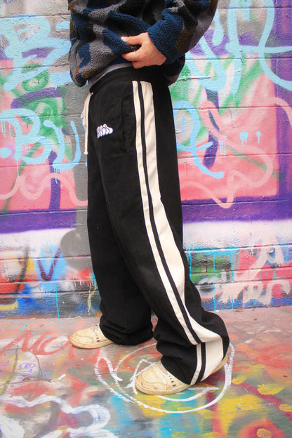 Bunga Baggy Corduroy Pants